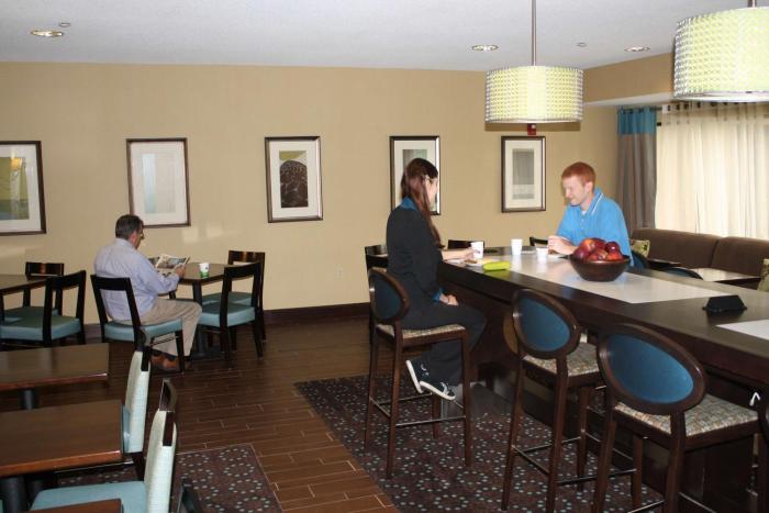 hampton inn east lansing