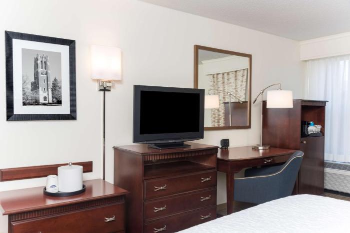 hampton inn east lansing