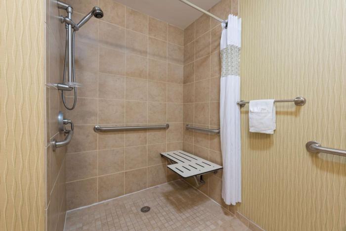 hampton inn east lansing