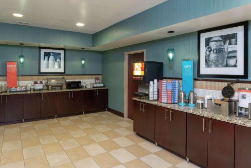 hampton inn east lansing