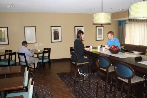 hampton inn east lansing