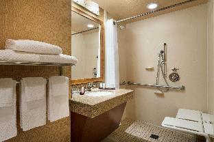 embassy suites by hilton e peoria riverfront conf center