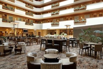 embassy suites by hilton e peoria riverfront conf center