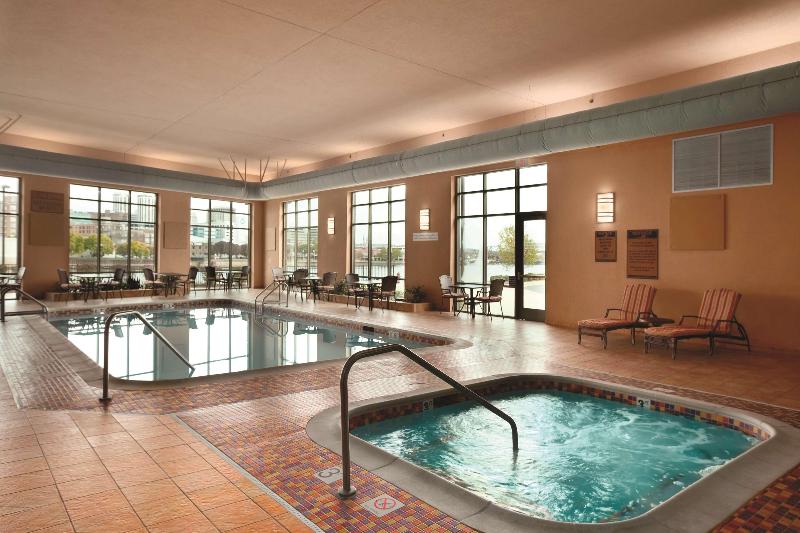 embassy suites by hilton e peoria riverfront conf center