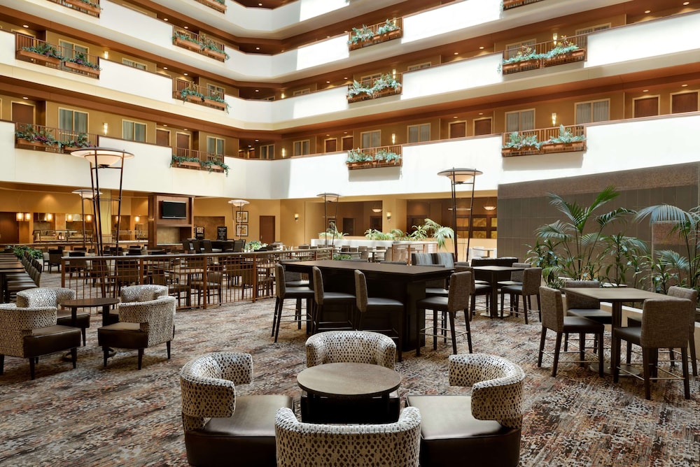 embassy suites by hilton e peoria riverfront conf center