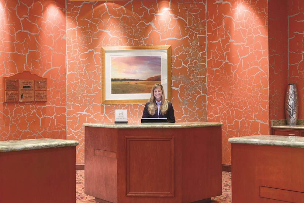 embassy suites by hilton e peoria riverfront conf center