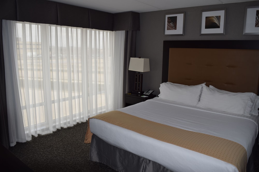 holiday inn hotel and suites east peoria by ihg