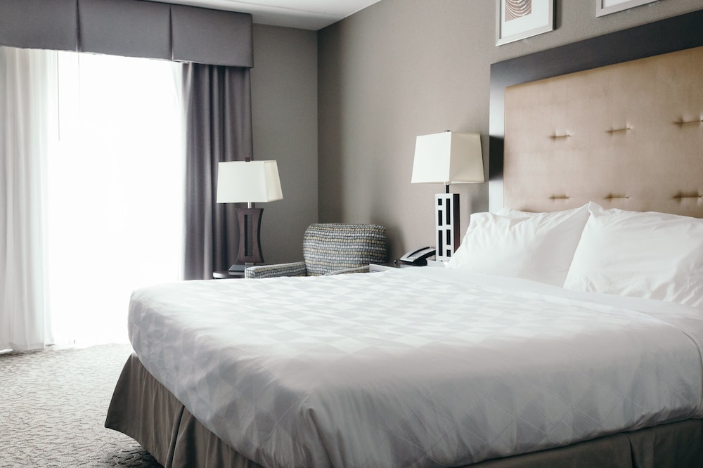 holiday inn hotel and suites east peoria by ihg