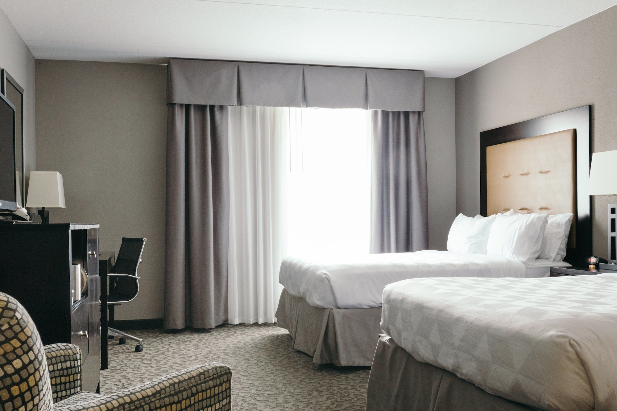 holiday inn hotel and suites east peoria by ihg