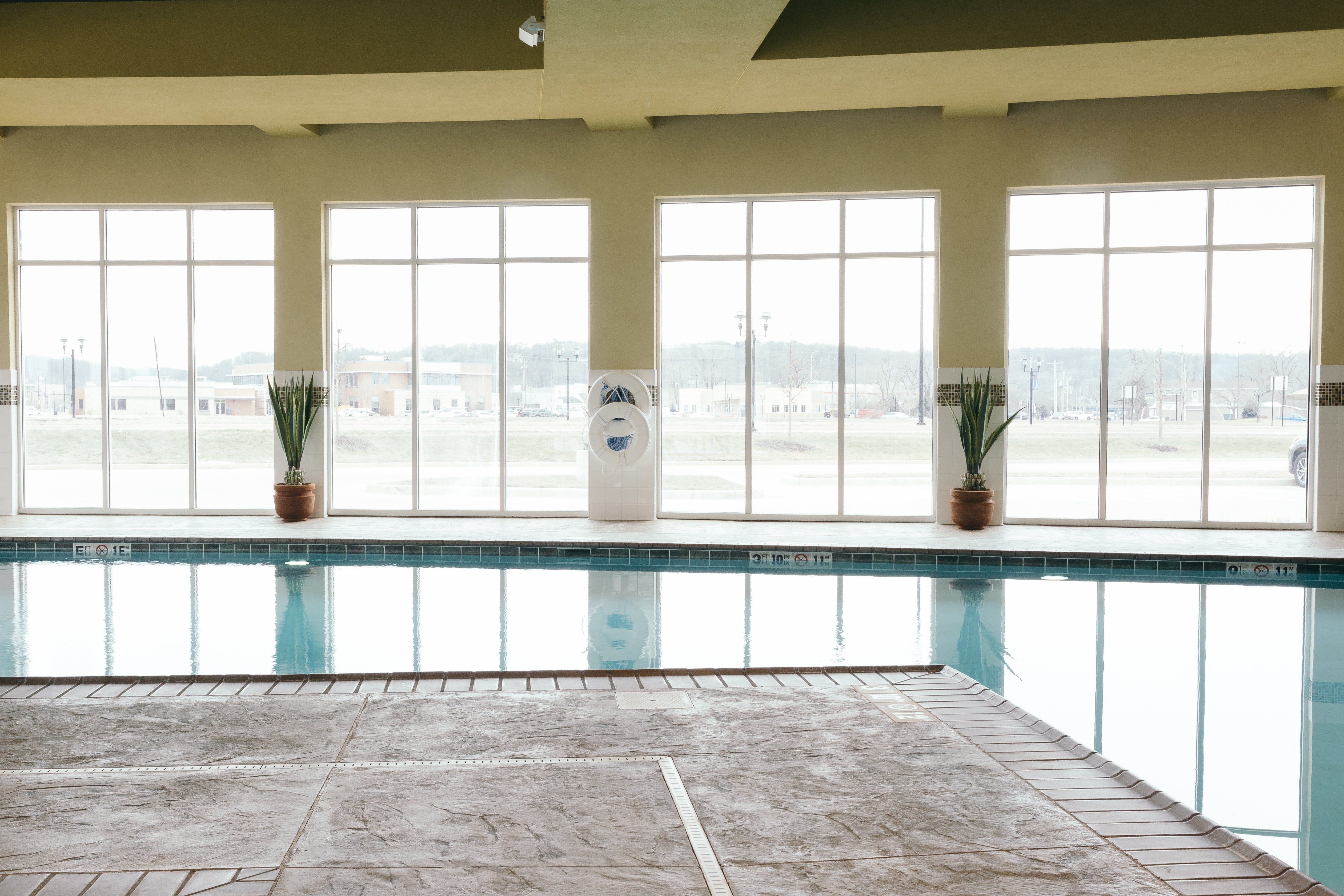 holiday inn hotel and suites east peoria by ihg