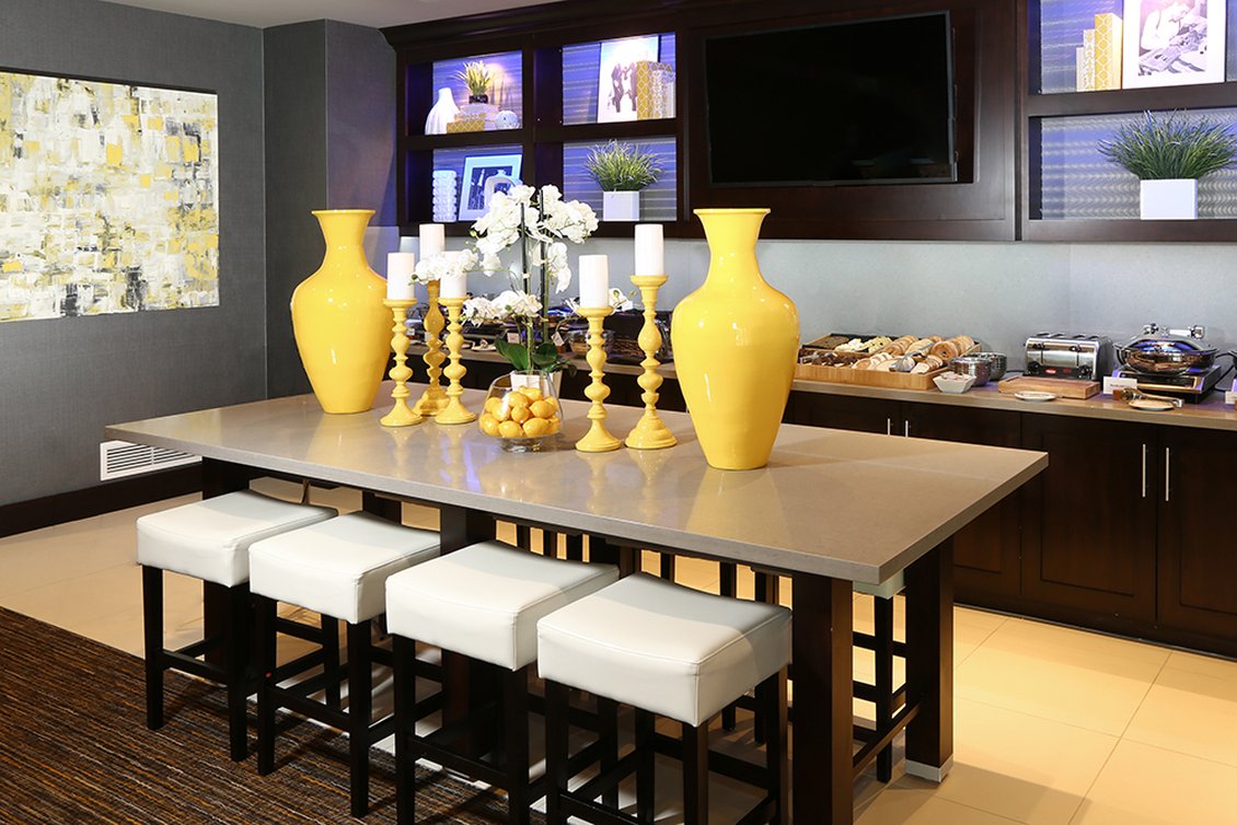 holiday inn hotel and suites east peoria by ihg