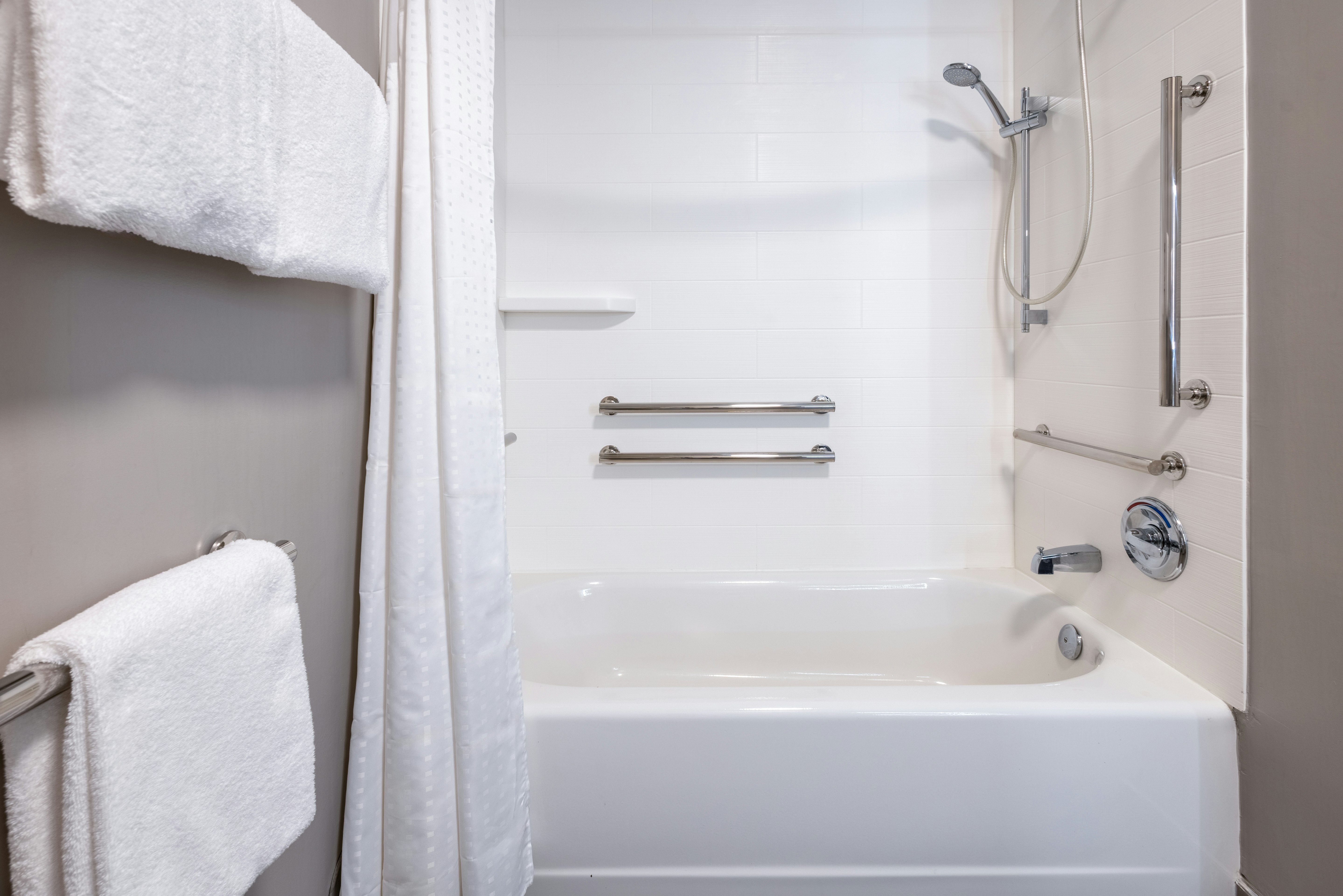 holiday inn express and suites dewitt syracuse by ihg