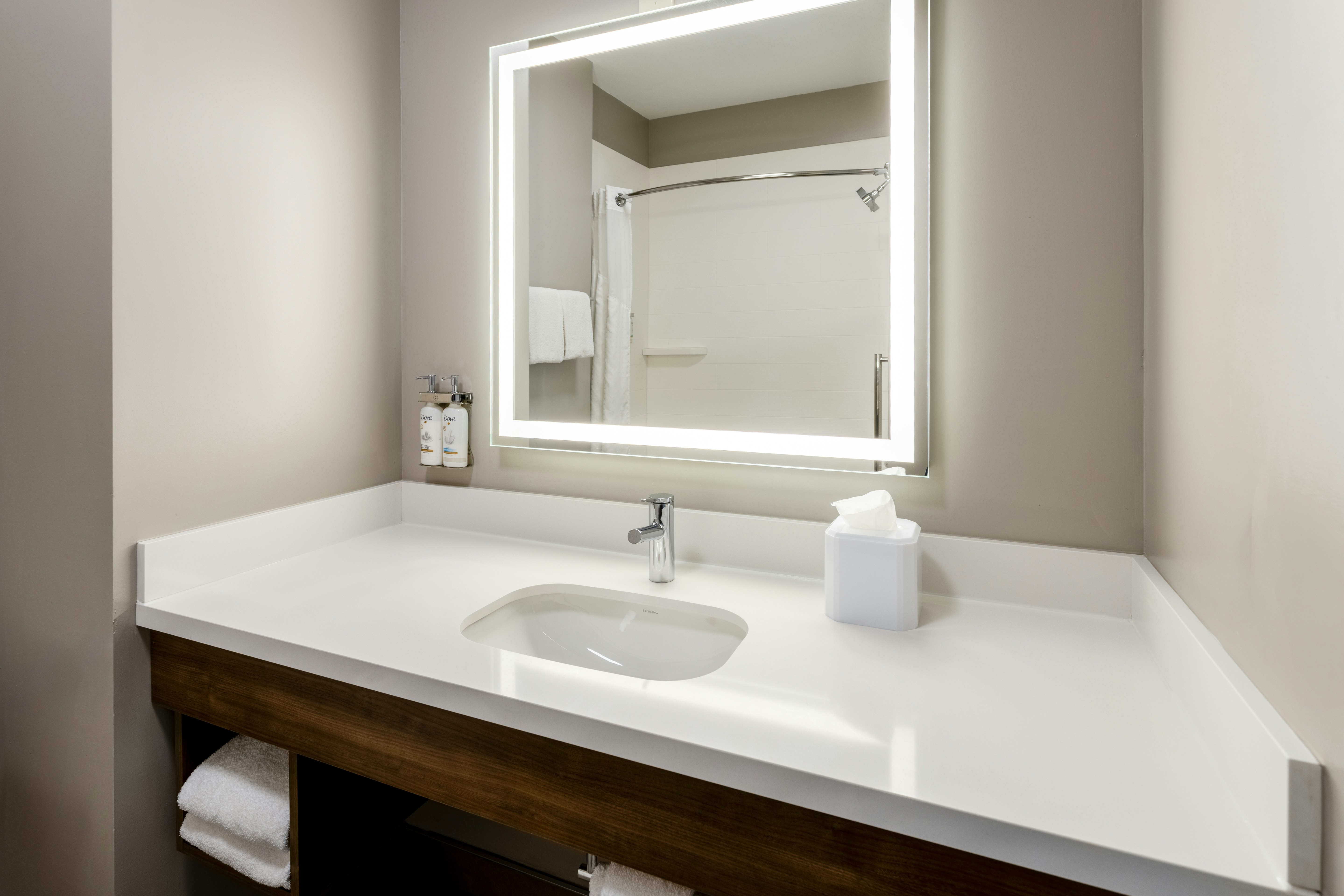 holiday inn express and suites dewitt syracuse by ihg