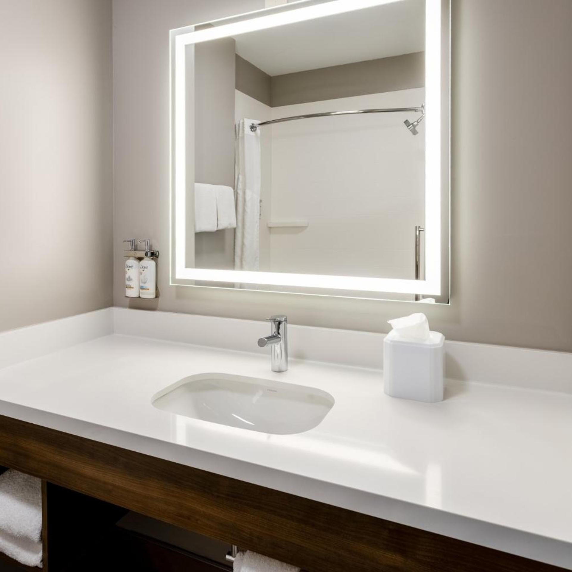 holiday inn express and suites dewitt syracuse by ihg