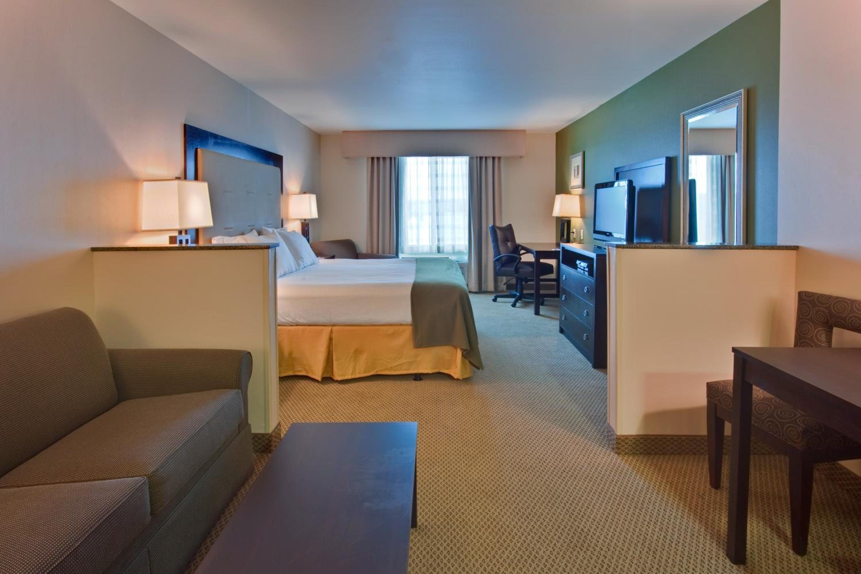 holiday inn express and suites dewitt syracuse by ihg