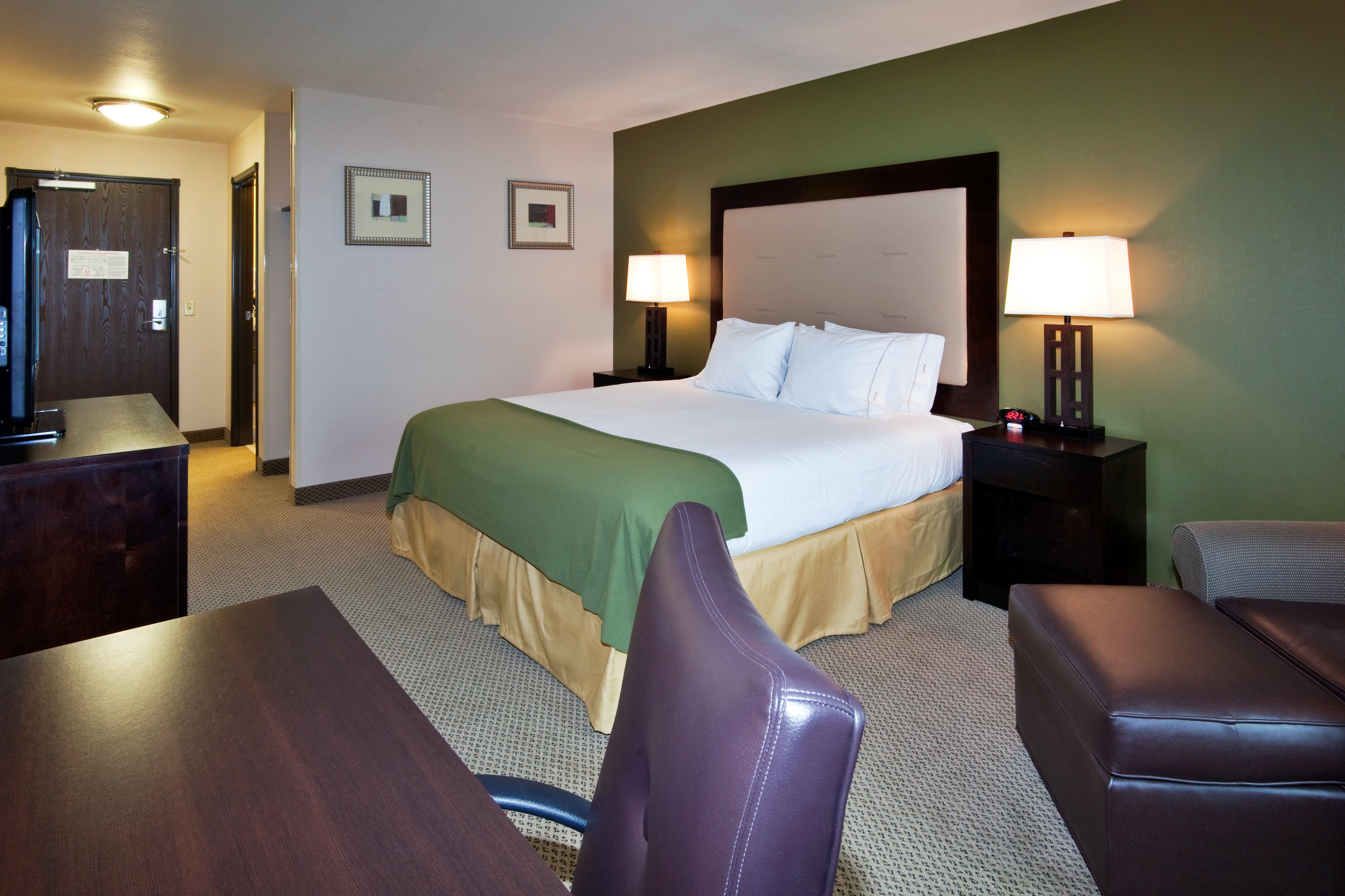 holiday inn express and suites dewitt syracuse by ihg