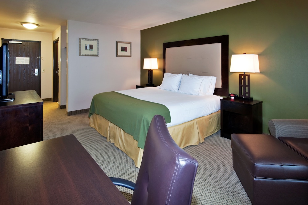 holiday inn express and suites dewitt syracuse by ihg