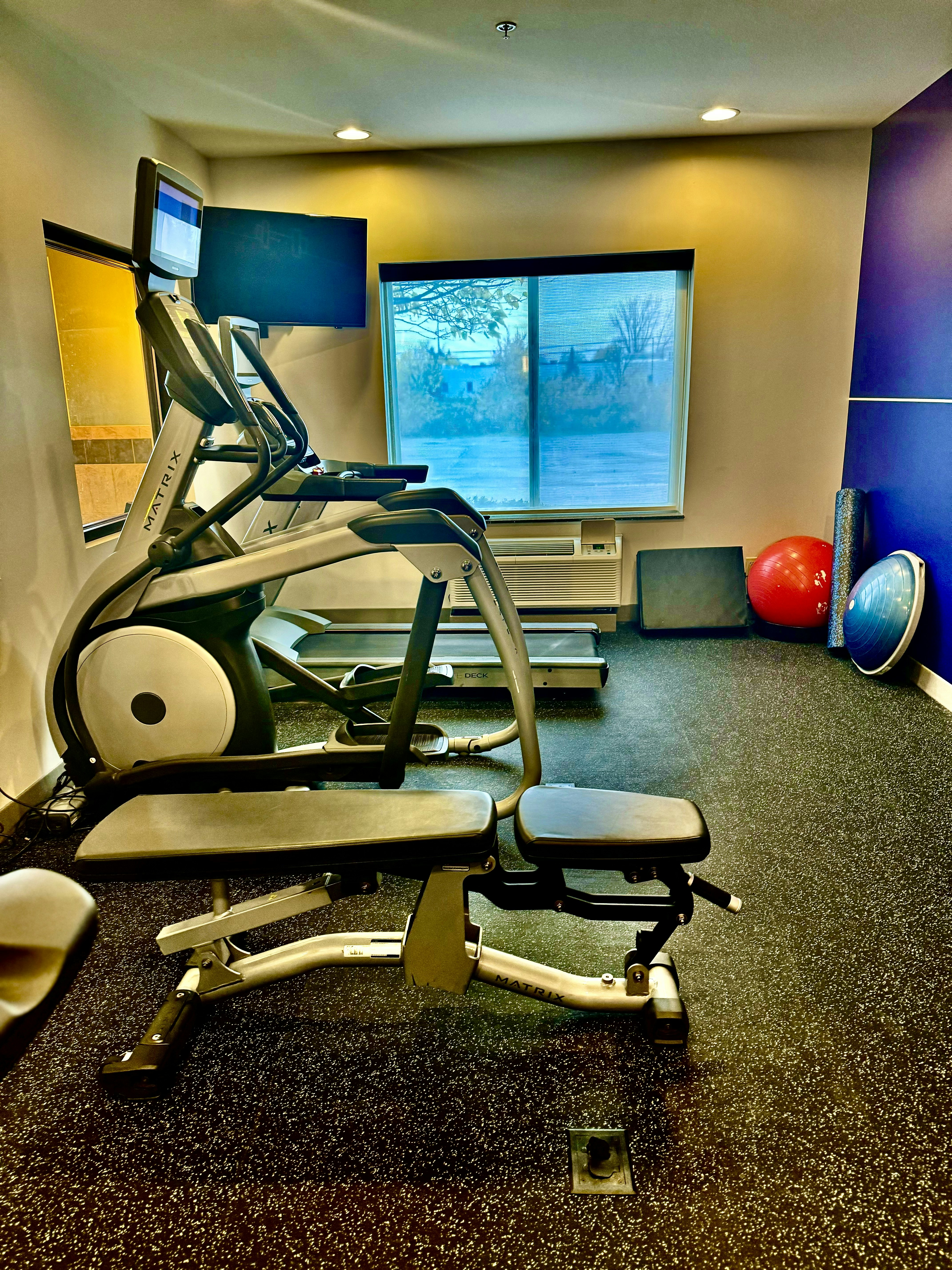 holiday inn express and suites dewitt syracuse by ihg
