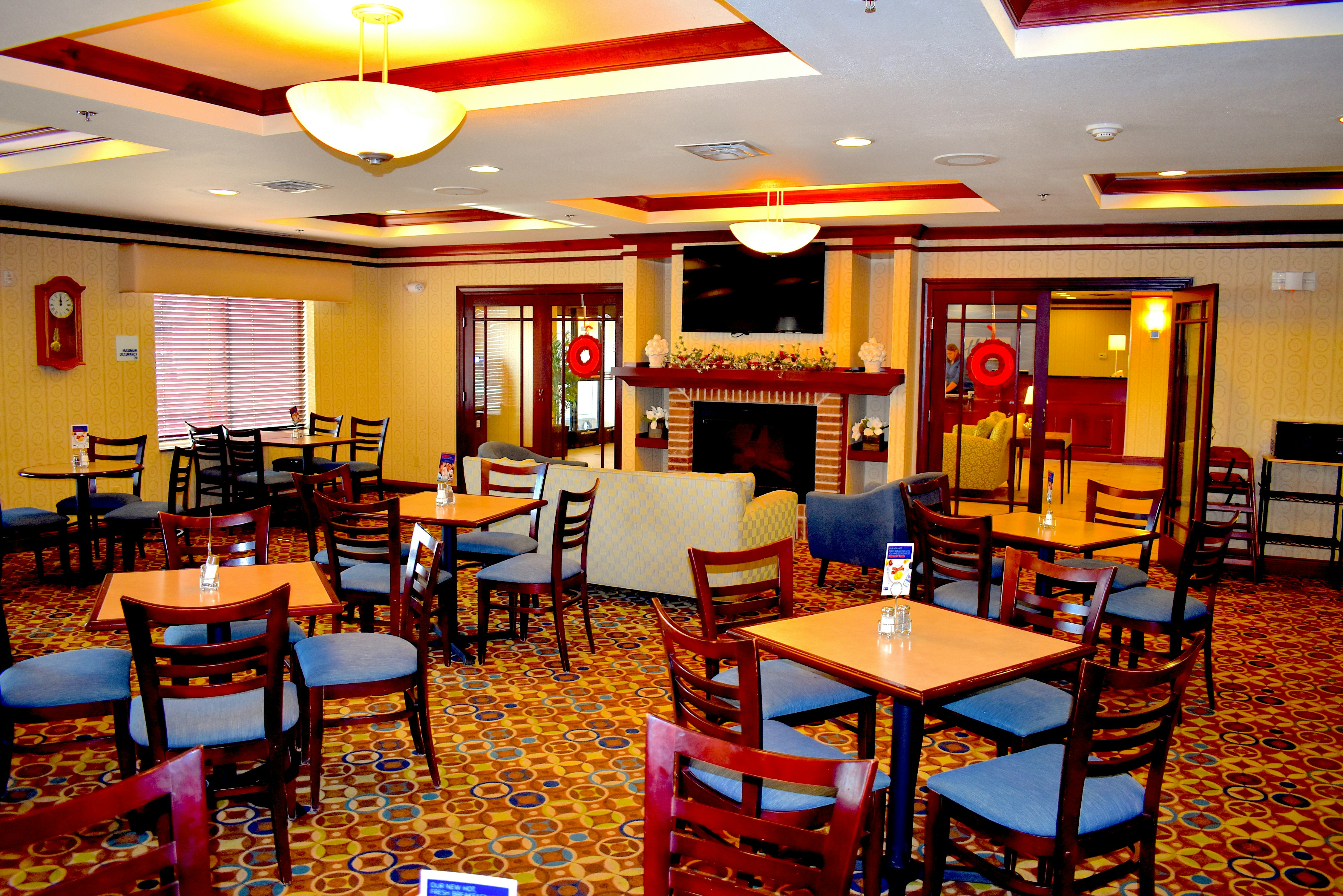 holiday inn express and suites dewitt syracuse by ihg