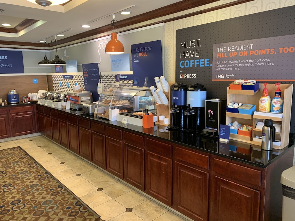 holiday inn express and suites dewitt syracuse by ihg