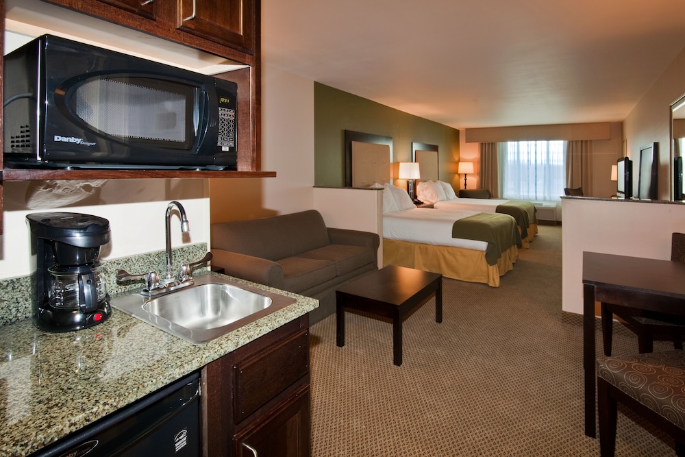 holiday inn express and suites dewitt syracuse by ihg