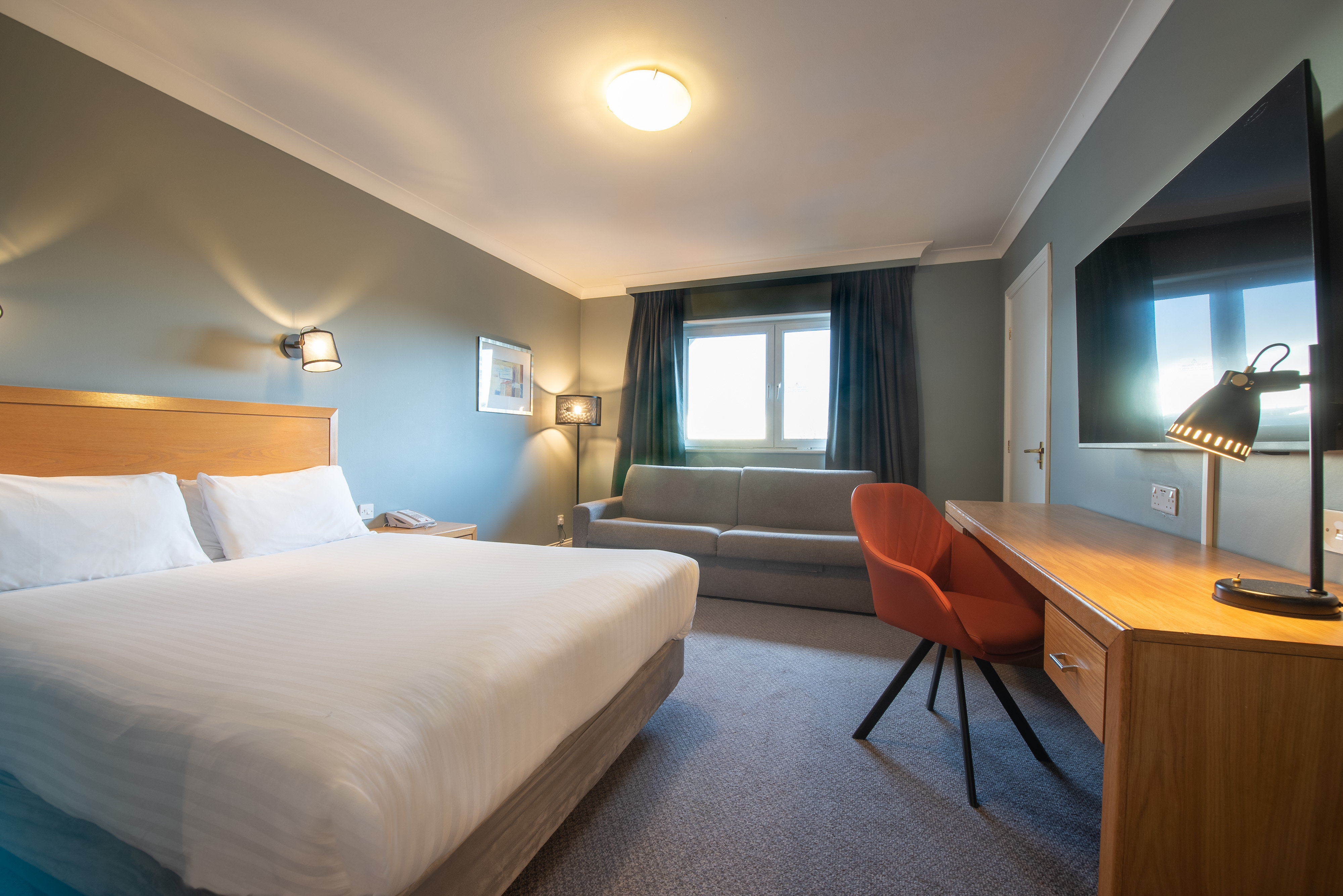 holiday inn edinburgh by ihg