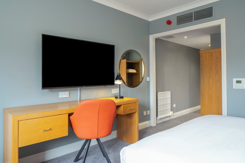 holiday inn edinburgh by ihg