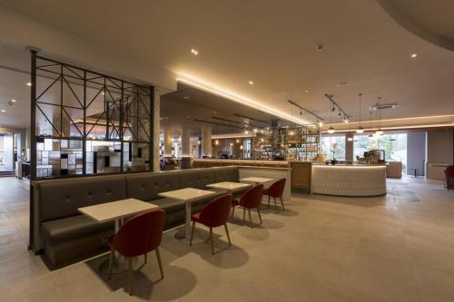 holiday inn edinburgh by ihg