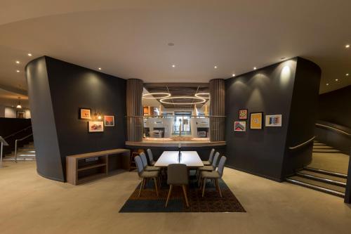 holiday inn edinburgh by ihg