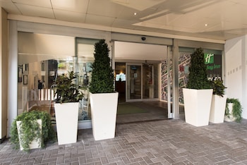 holiday inn edinburgh by ihg