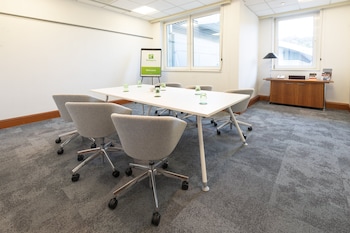 holiday inn edinburgh by ihg