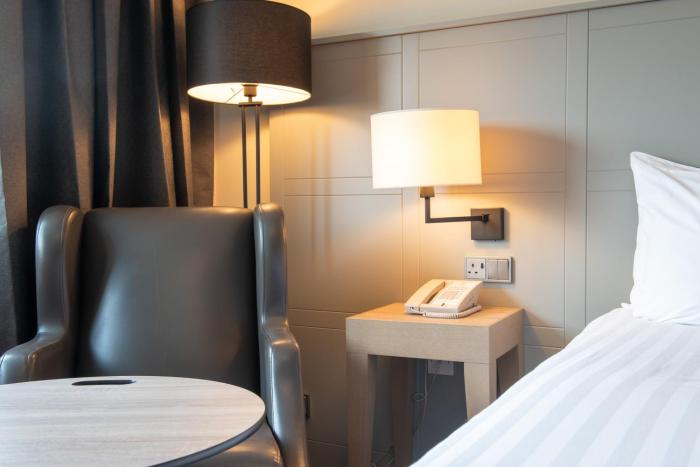 holiday inn edinburgh by ihg