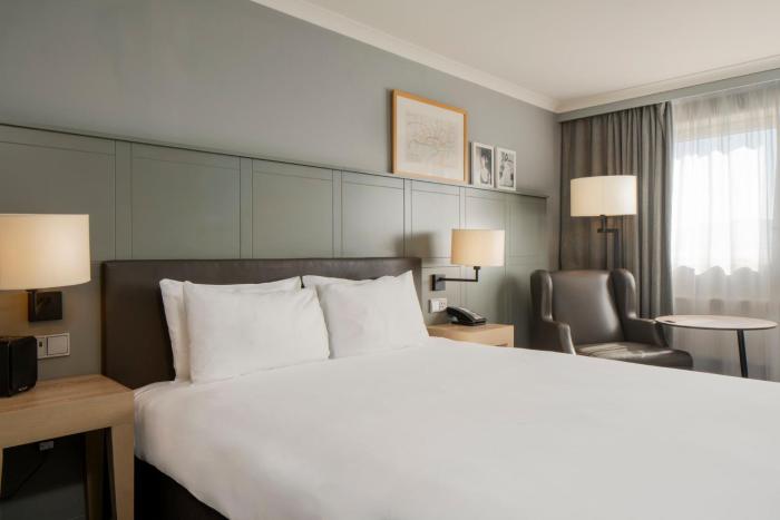holiday inn edinburgh by ihg