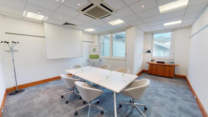 holiday inn edinburgh by ihg