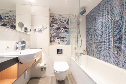 holiday inn edinburgh by ihg