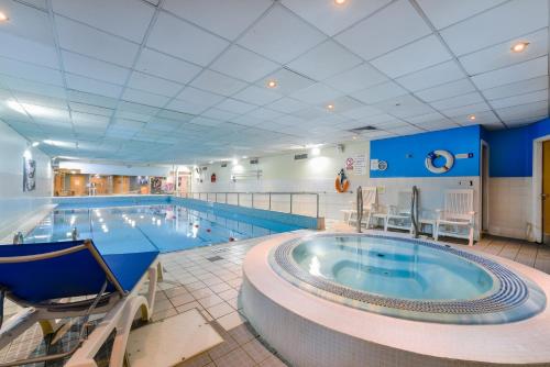 holiday inn edinburgh by ihg