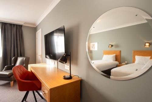 holiday inn edinburgh by ihg