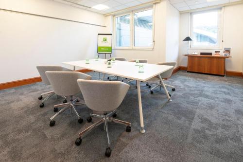holiday inn edinburgh by ihg