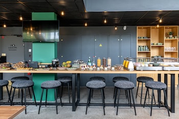 best western m treize paris asnieres