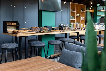 best western m treize paris asnieres