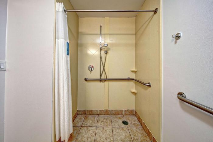 hampton inn elizabeth city