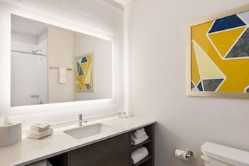 comfort inn and suites