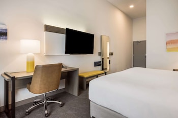 comfort inn and suites