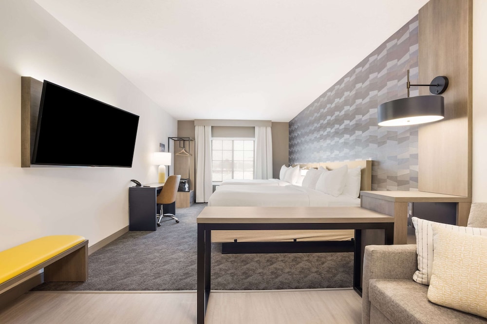 comfort inn and suites