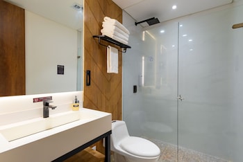 sea avenue hotel