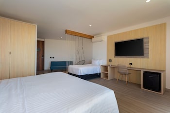 sea avenue hotel