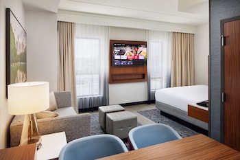 embassy suites by hilton atlanta airport north