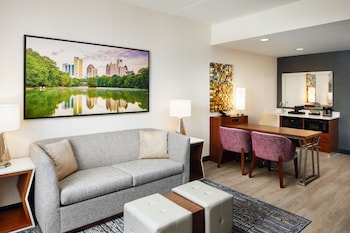 embassy suites by hilton atlanta airport north