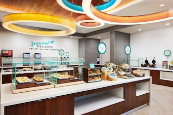 embassy suites by hilton atlanta airport north