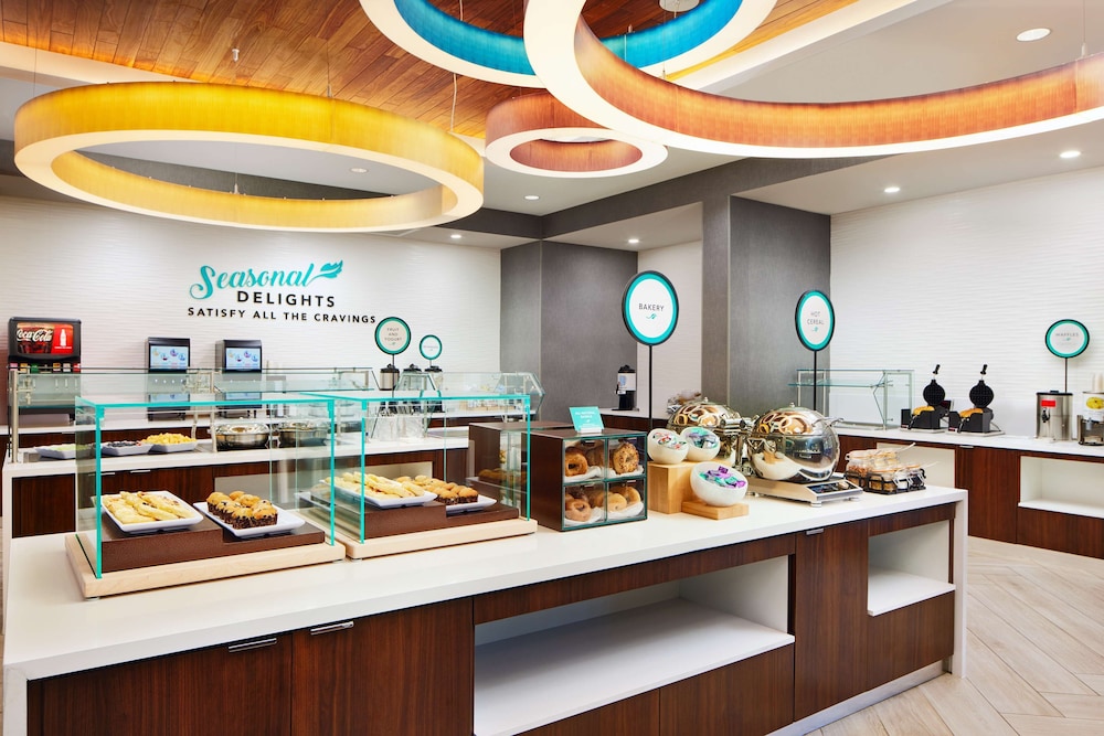 embassy suites by hilton atlanta airport north